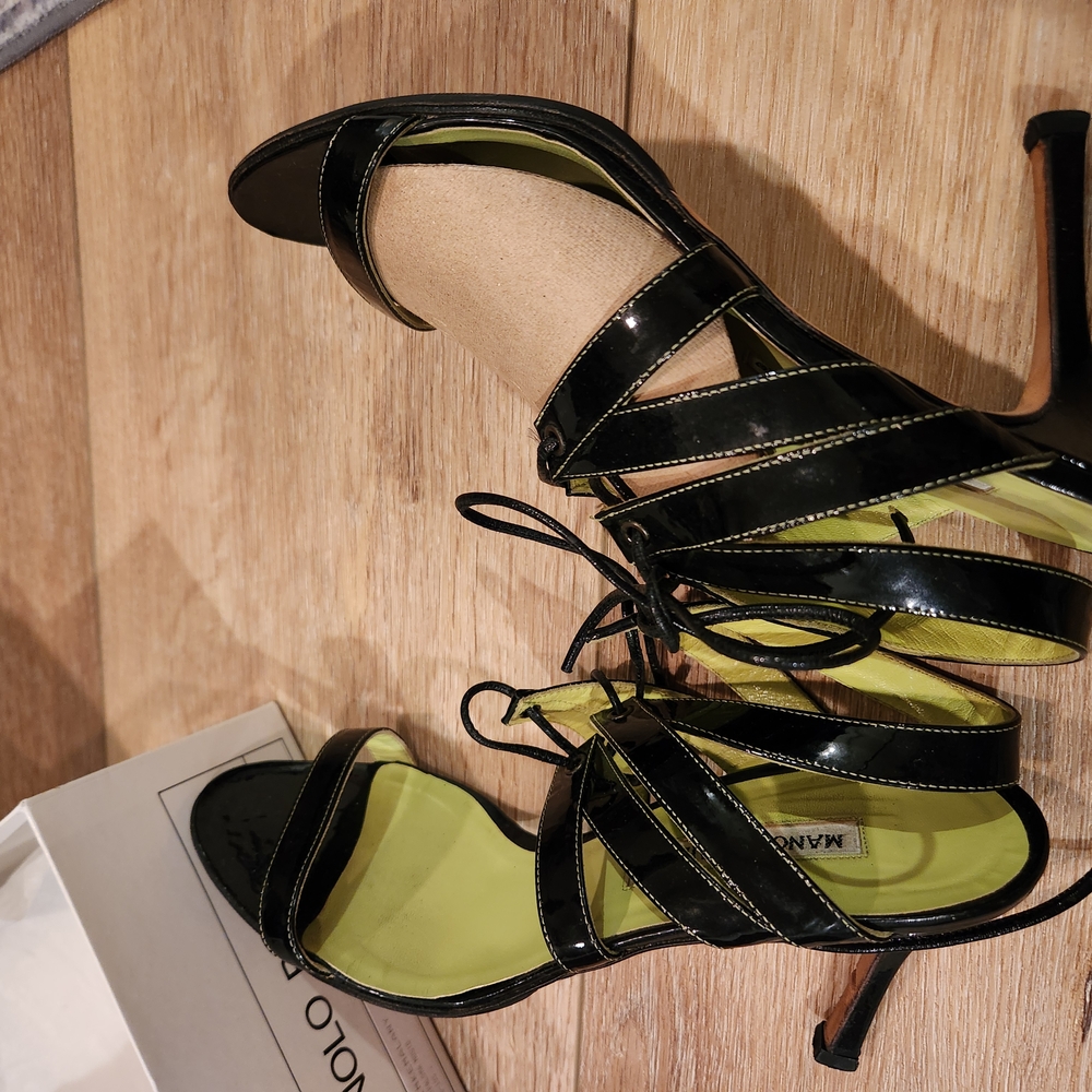 Manolo Blahnik Black and Green Heels with Stiletto and Strappy Design - Picture 5 of 13